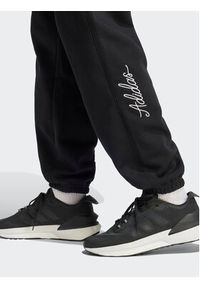Adidas - adidas Spodnie dresowe HY1288 Czarny Loose Fit. Kolor: czarny. Materiał: dresówka, bawełna #7