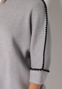 Born2be - Szary Sweter z Kontrastową Lamówką Tuselle. Okazja: na spotkanie biznesowe, do pracy. Kolor: szary. Materiał: jeans. Styl: biznesowy #5