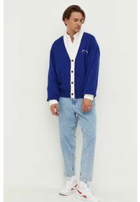 Tommy Jeans koszula bawełniana męska kolor biały relaxed z kołnierzykiem button-down. Typ kołnierza: button down. Kolor: biały. Materiał: bawełna. Długość rękawa: długi rękaw. Długość: długie #2
