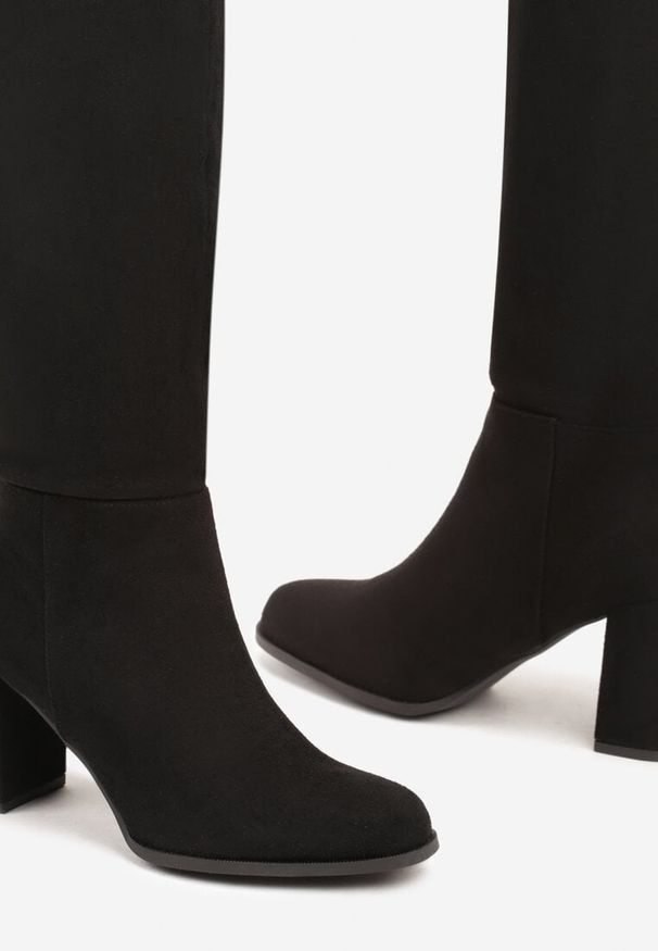 Renee - Czarne Eleganckie Kozaki z Ekoskóry na Niskim Obcasie Typu Słupek Sagirra. Okazja: na co dzień. Kolor: czarny. Materiał: dzianina, jeans. Obcas: na obcasie. Styl: elegancki. Wysokość obcasa: niski
