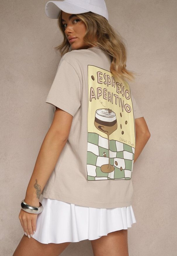 Renee - Beżowy T-shirt Oversize z Bawełny Ozdobiony Nadrukiem Filiora. Okazja: na co dzień. Kolor: beżowy. Materiał: bawełna. Wzór: aplikacja, nadruk. Styl: casual
