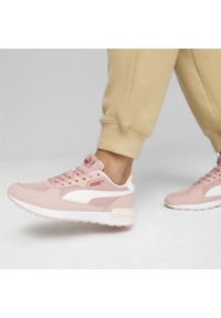 Buty do chodzenia męskie Puma Graviton. Zapięcie: sznurówki. Kolor: biały, czerwony, wielokolorowy. Materiał: materiał, syntetyk, tkanina. Szerokość cholewki: normalna. Sport: turystyka piesza #2