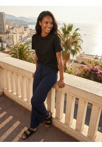 Sinsay - Bawełniana koszulka z gęstego splotu Interlock - czarny. Kolor: czarny. Materiał: bawełna. Wzór: ze splotem