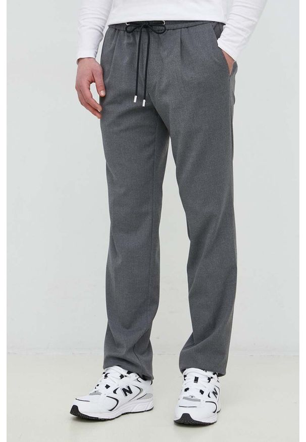 Sisley spodnie męskie kolor szary proste. Kolor: szary. Materiał: tkanina