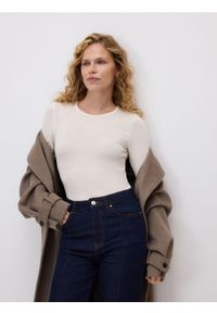 Reserved - Longsleeve z lyocellu i wełny - złamana biel. Materiał: wełna. Długość rękawa: długi rękaw #1