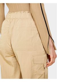 Sisley Spodnie materiałowe 4JQJLF04R Beżowy Relaxed Fit. Kolor: beżowy. Materiał: syntetyk #3