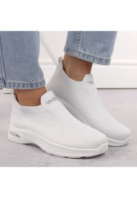 Buty sportowe damskie wsuwane białe Vinceza 13592. Zapięcie: bez zapięcia. Kolor: biały #4