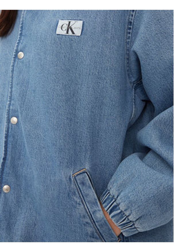 Calvin Klein Jeans Kurtka jeansowa Skater J20J223258 Niebieski Relaxed Fit. Kolor: niebieski. Materiał: bawełna