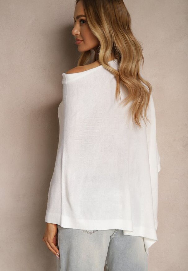 Renee - Biała Bluzka Narzutka o Asymetrycznym Fasonie Oversize Daiko. Okazja: na co dzień. Kolor: biały. Materiał: jeans. Długość rękawa: długi rękaw. Długość: długie. Styl: casual, elegancki