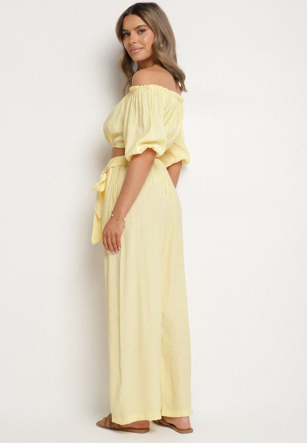 Born2be - Żółty Komplet Szerokie Spodnie i Bluzka z Bufiastymi Rękawami Idasela. Kolor: żółty. Materiał: jeans