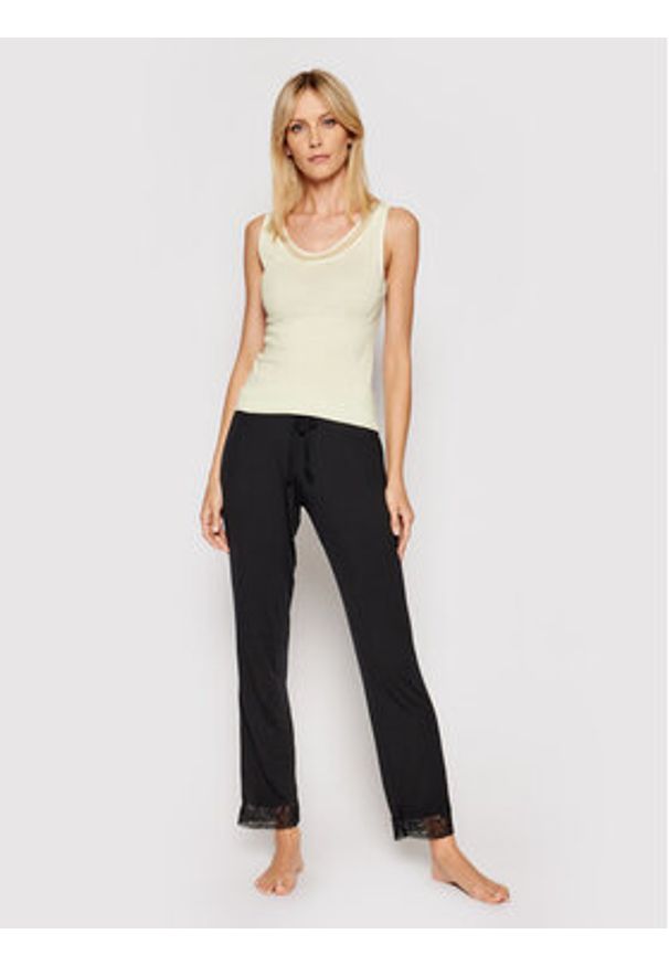 Femilet by Chantelle Top Juliana FN1582 Beżowy Slim Fit. Kolor: beżowy. Materiał: wełna