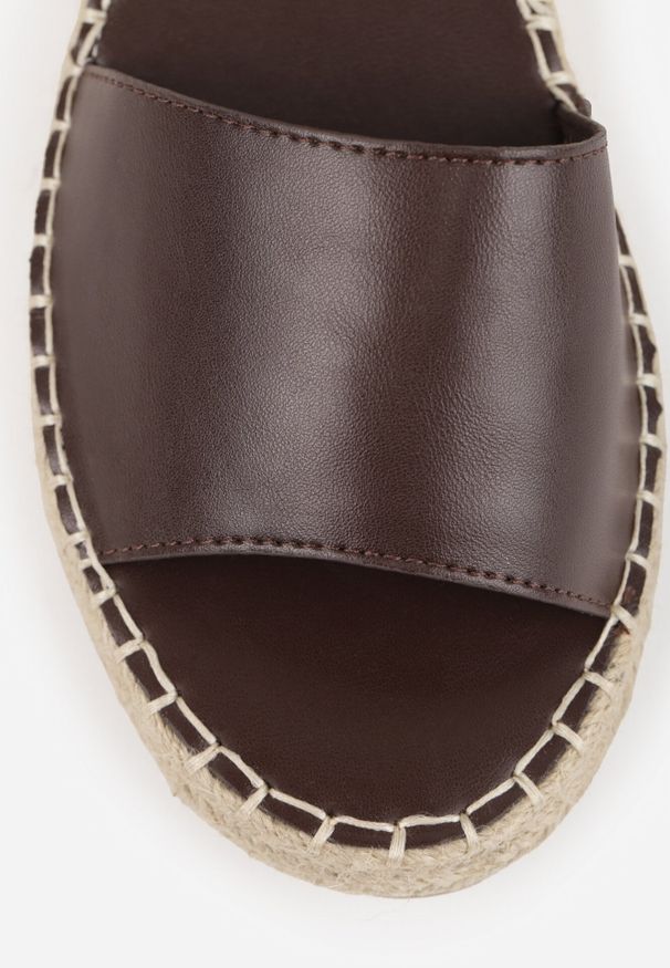 Born2be - Ciemnobrązowe Sandały VICES na Grubej Podeszwie z Plecionki z Paskiem Wokół Kostki Doria. Zapięcie: pasek. Kolor: brązowy. Materiał: jeans. Sezon: lato