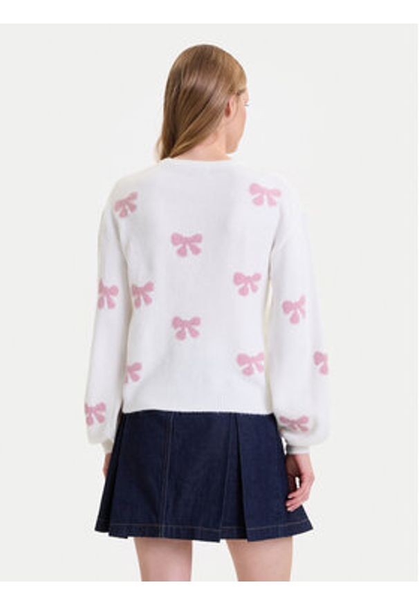 only - ONLY Sweter Bora 15360712 Biały Regular Fit. Kolor: biały. Materiał: syntetyk