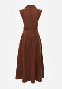 Born2be - Brązowa Koszulowa Sukienka Bez Rękawów Ozdobiona Paskiem z Klamrą Phalixia. Okazja: na co dzień. Kolor: brązowy. Długość rękawa: bez rękawów. Wzór: aplikacja. Typ sukienki: koszulowe. Styl: casual, elegancki #5