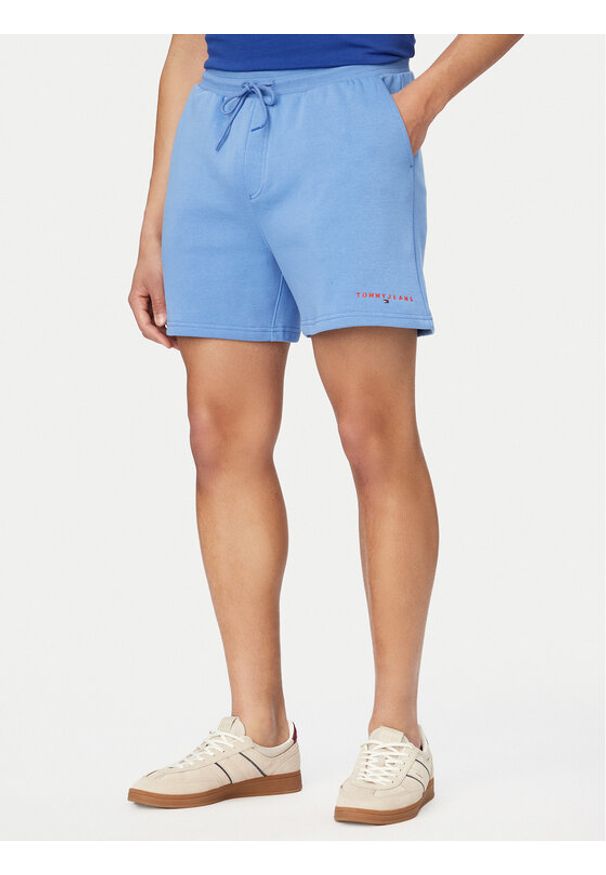Tommy Jeans Szorty sportowe DM0DM22697 Niebieski Regular Fit. Kolor: niebieski. Materiał: bawełna. Styl: sportowy
