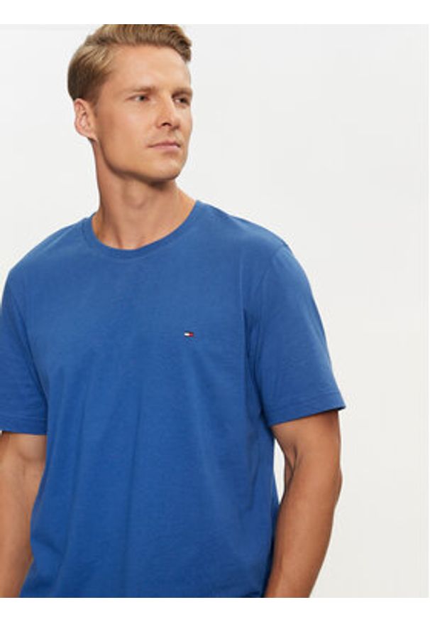 TOMMY HILFIGER - Tommy Hilfiger T-Shirt Essential MW0MW37267 Niebieski Regular Fit. Kolor: niebieski. Materiał: bawełna