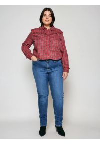 Big-Star - Koszula damska w kratę z ozdobnymi falbankami czerwona Frilo 000. Okazja: na co dzień, do pracy. Typ kołnierza: kołnierz z falbankami. Kolor: wielokolorowy. Wzór: kratka. Styl: wizytowy, klasyczny, casual, elegancki #3