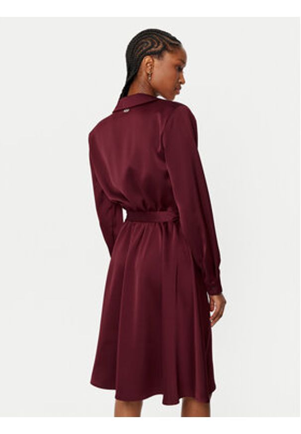 Rinascimento Sukienka koszulowa CFC0121838003 Bordowy Regular Fit. Kolor: czerwony. Materiał: syntetyk. Typ sukienki: koszulowe