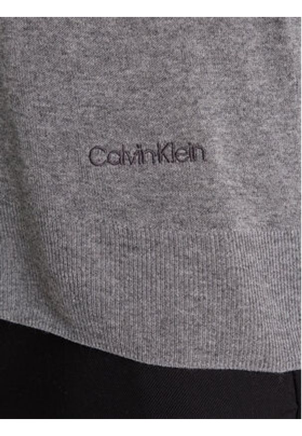Calvin Klein Sweter LV044A307G Szary Regular Fit. Kolor: szary. Materiał: wiskoza