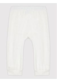 United Colors of Benetton - United Colors Of Benetton Spodnie dresowe 3CEDAF004 Biały Regular Fit. Kolor: biały. Materiał: bawełna #3
