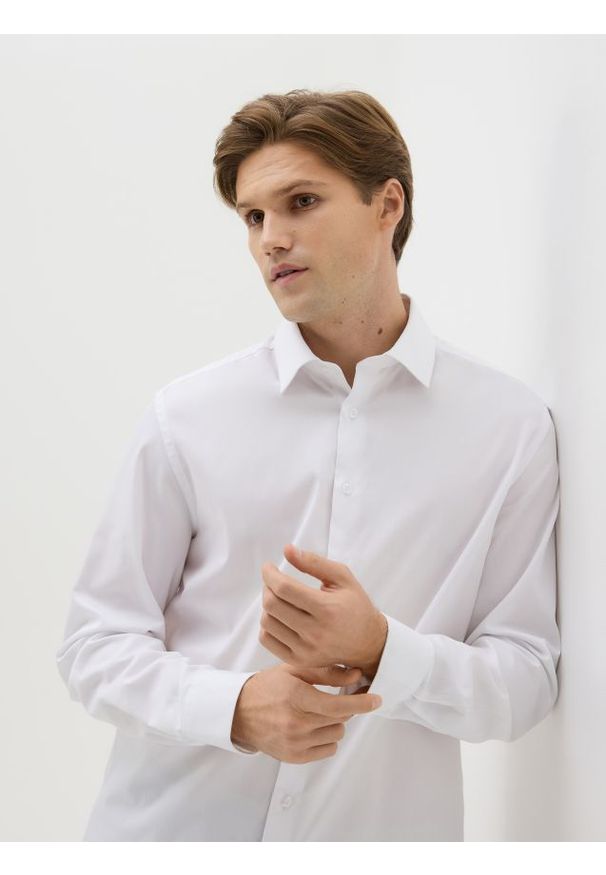 Reserved - Bawełniana koszula regular fit - biały. Kolor: biały. Materiał: bawełna