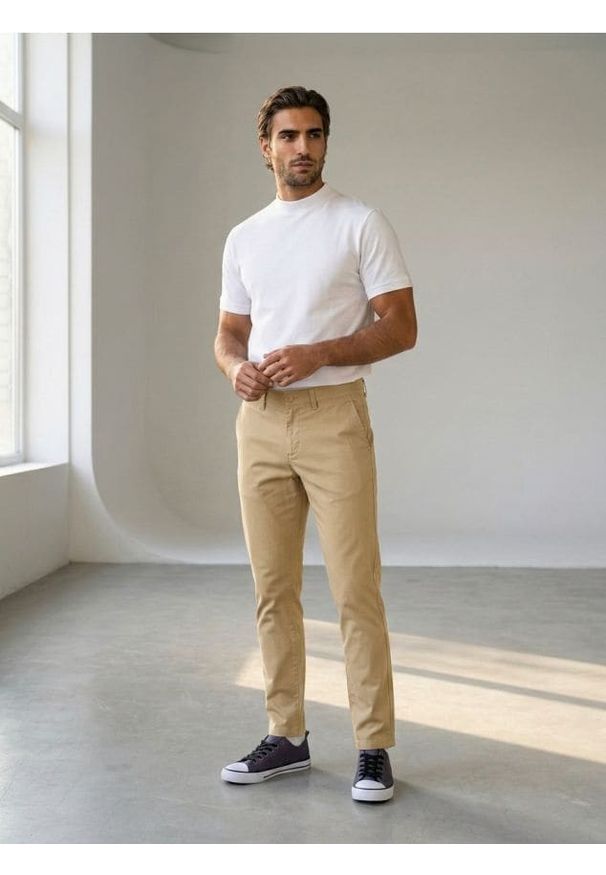 Sinsay - Bawełniane spodnie chino slim - beżowy. Kolor: beżowy. Materiał: bawełna