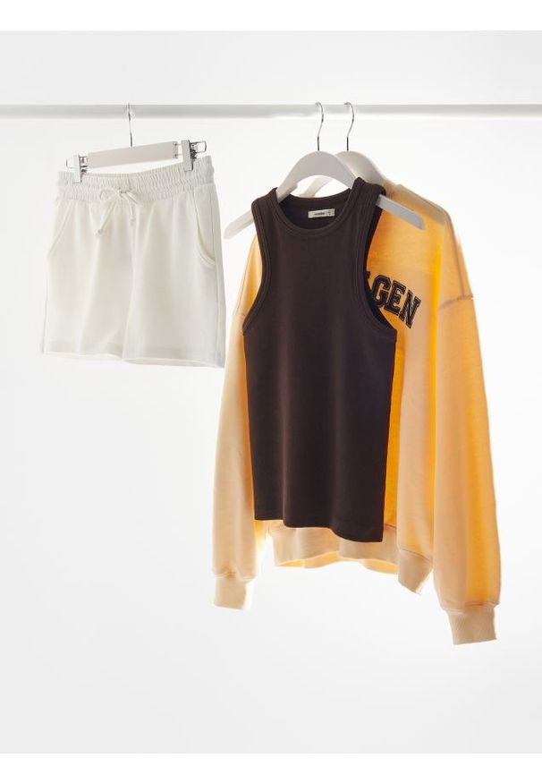 Reserved - Bawełniany top - ciemnobrązowy. Kolor: brązowy. Materiał: bawełna