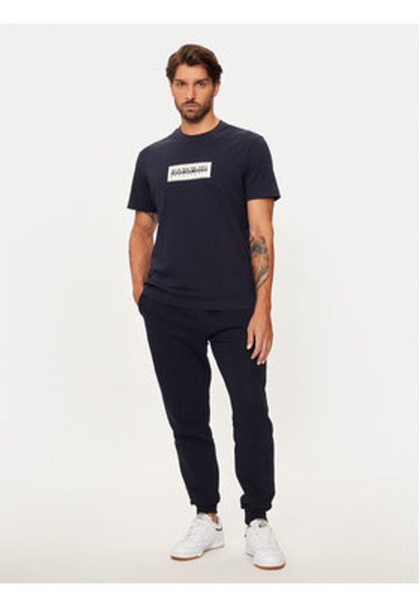 Napapijri T-Shirt S-box Logo NP0A4I3L Granatowy Regular Fit. Kolor: niebieski. Materiał: bawełna