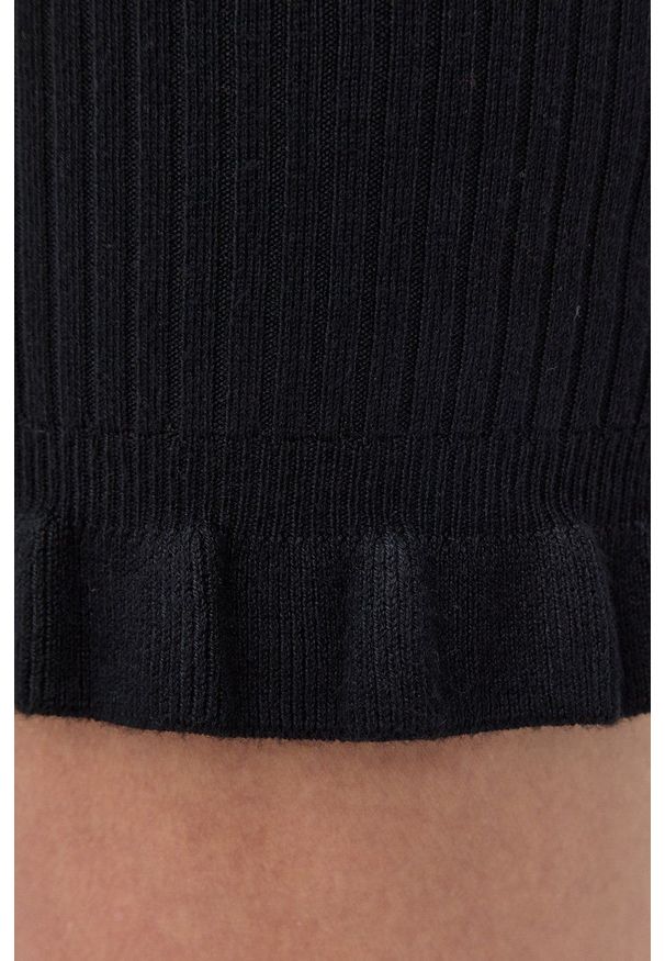 Vero Moda Sukienka kolor czarny mini dopasowana. Kolor: czarny. Materiał: materiał, dzianina, wiskoza. Długość rękawa: długi rękaw. Wzór: gładki. Typ sukienki: dopasowane. Długość: mini