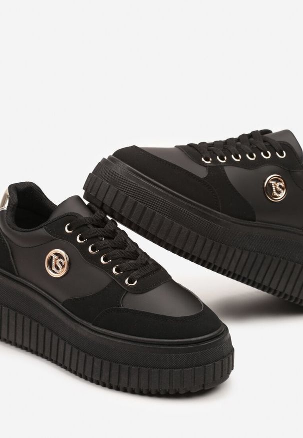 Born2be - Czarne Sneakersy Vices na Grubej Podeszwie z Metaliczną Ozdobą i Sznurowaniem Niliri. Nosek buta: okrągły. Zapięcie: sznurówki. Kolor: czarny. Materiał: jeans. Wzór: aplikacja