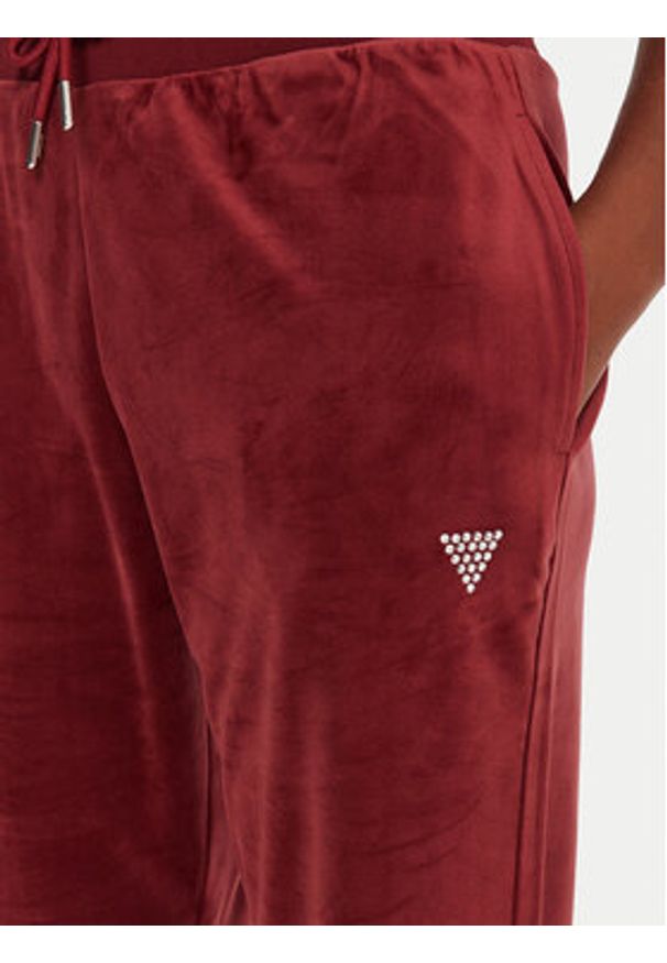 Guess Spodnie dresowe V3BB27 K0232 Bordowy Regular Fit. Kolor: czerwony. Materiał: syntetyk
