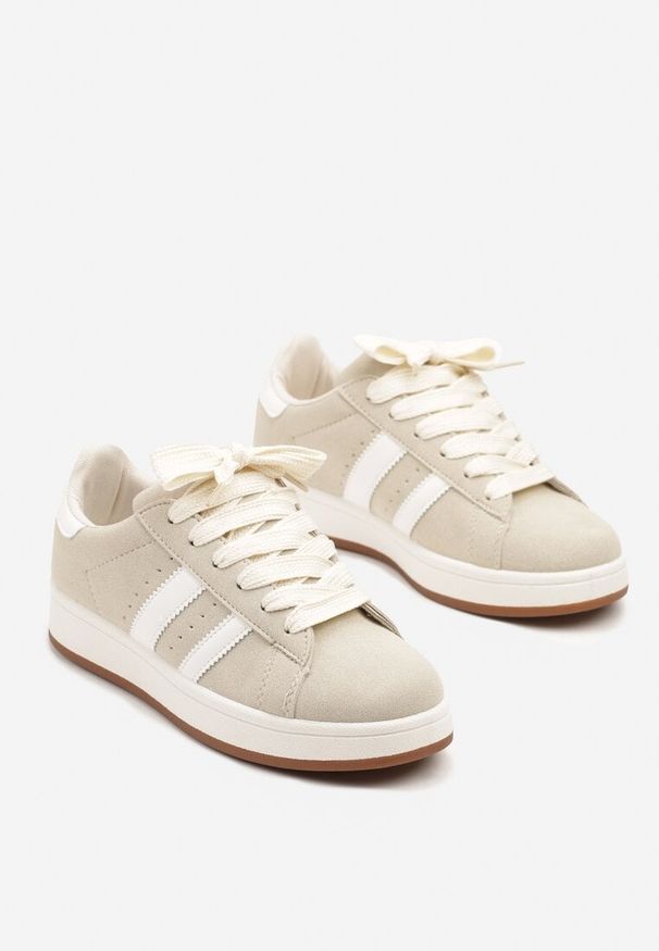 Renee - Beżowe Sneakersy Ozdobione Paskami Dolirenna. Okazja: na co dzień. Zapięcie: pasek. Kolor: beżowy. Materiał: jeans. Wzór: aplikacja. Sezon: lato, wiosna. Obcas: na płaskiej podeszwie