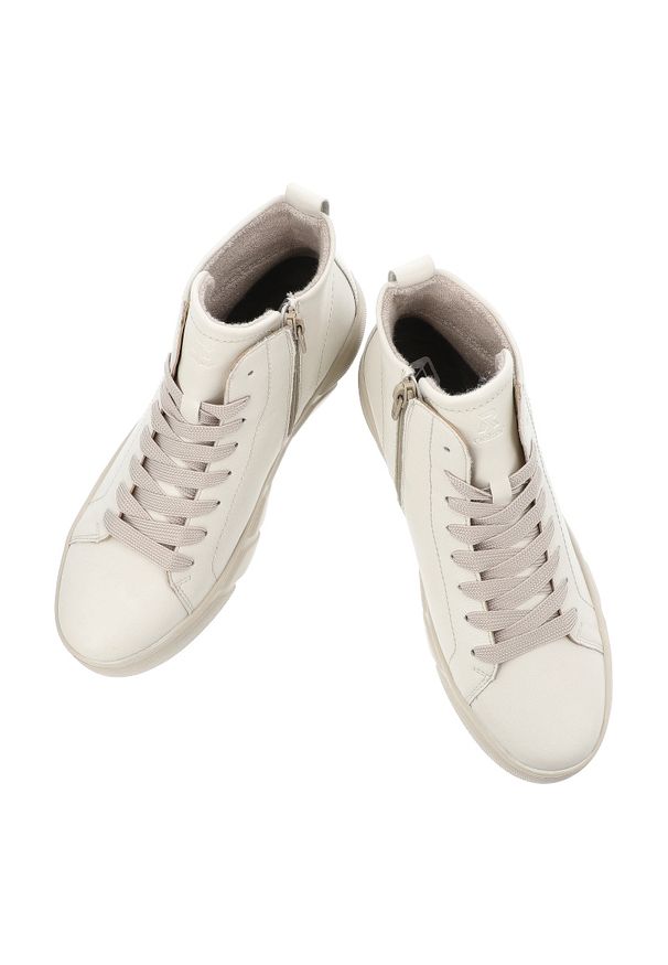 Botki damskie Rieker, revolution sof na grubej podeszwie za kostkę z okrągłym noskiem skórzane, białe, W2661-80. Okazja: na co dzień. Wysokość cholewki: za kostkę. Nosek buta: okrągły. Zapięcie: sznurówki. Kolor: biały. Materiał: syntetyk, materiał, skóra. Szerokość cholewki: normalna. Styl: casual, klasyczny, elegancki