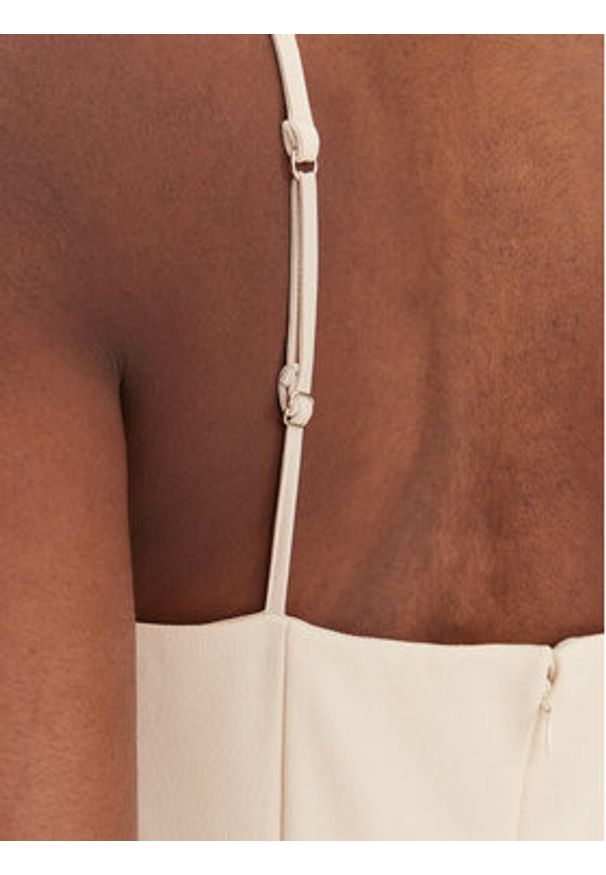 Guess Sukienka koktajlowa W6RK0G KC9O0 Beżowy Regular Fit. Kolor: beżowy. Materiał: syntetyk. Styl: wizytowy