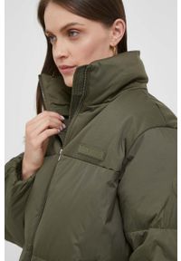 TOMMY HILFIGER - Tommy Hilfiger kurtka damska kolor zielony zimowa. Kolor: zielony. Materiał: syntetyk, poliester. Sezon: zima #6