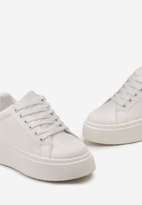 Born2be - Biało-Niebieskie Sneakersy na Platformie Rilame. Nosek buta: okrągły. Zapięcie: sznurówki. Kolor: biały. Materiał: materiał. Obcas: na platformie. Wysokość obcasa: niski