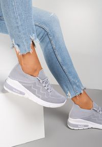 Renee - Szare Buty Sportowe Philone. Zapięcie: bez zapięcia. Kolor: szary. Materiał: materiał. Szerokość cholewki: normalna. Wzór: aplikacja