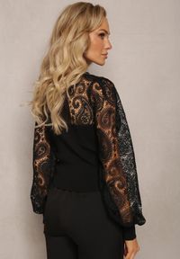Renee - Czarna Bluzka z Koronkowymi Rękawami i Dekoltem Crasve. Okazja: na imprezę. Kolor: czarny. Materiał: koronka. Styl: wizytowy, elegancki #4