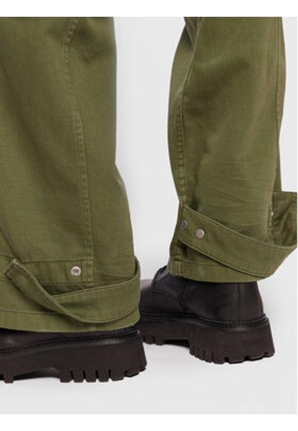 Replay Spodnie materiałowe W8019.000.10307 Zielony Regular Fit. Kolor: zielony. Materiał: bawełna