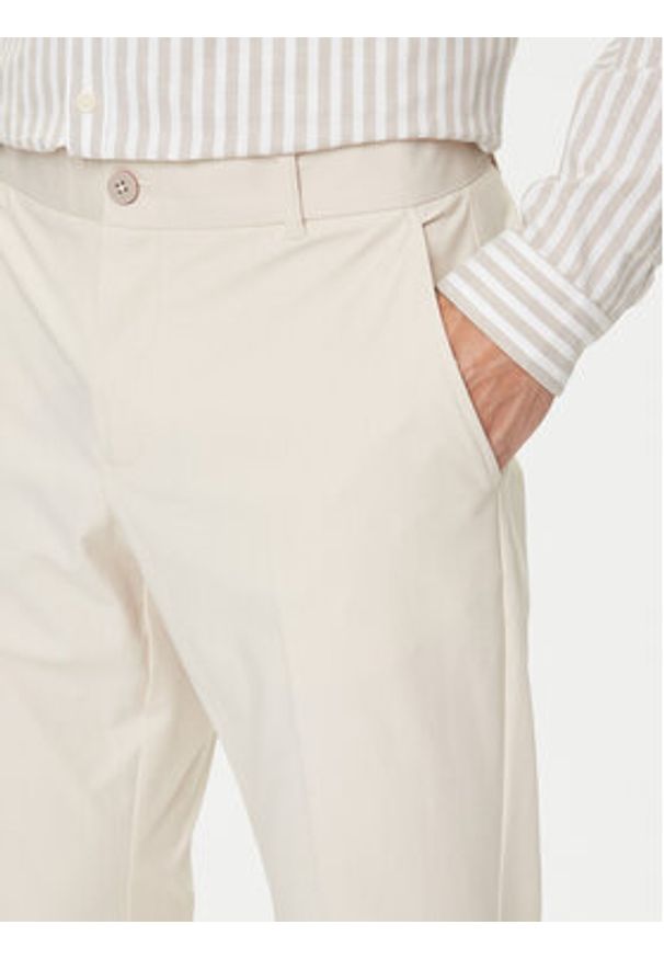 Guess Spodnie materiałowe M4YB01 WG9Z2 Écru Regular Fit. Materiał: bawełna