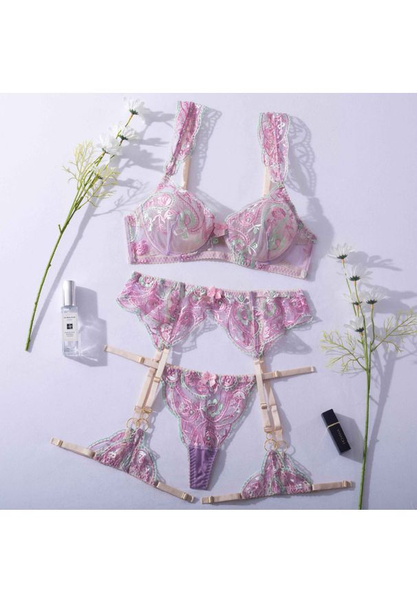 Intica - Komplet bielizny haftowanej z pasem do pończoch na specjalne okazje Felizia. Kolor: różowy. Materiał: materiał. Wzór: haft
