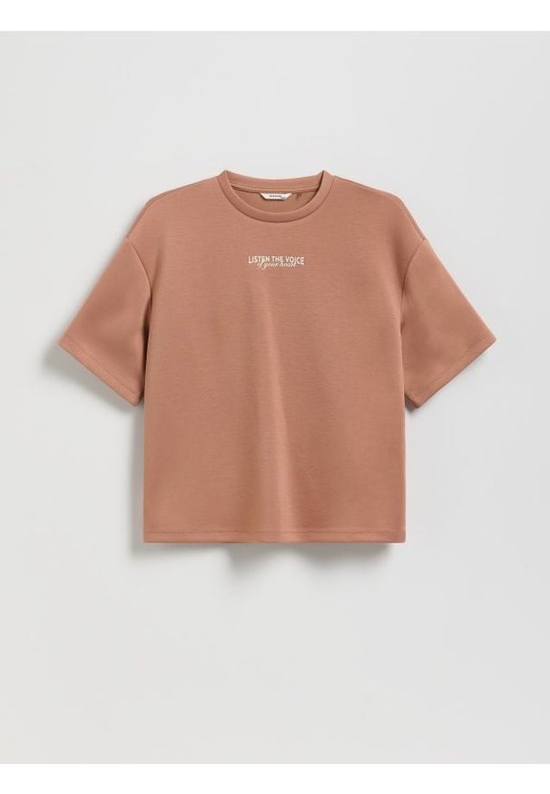 Reserved - T-shirt z haftem - brązowy. Kolor: brązowy. Materiał: tkanina. Wzór: haft