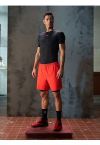 4f - Spodenki treningowe szybkoschnące męskie 4F x Robert Lewandowski. Kolor: czerwony. Materiał: dzianina, włókno. Długość: krótkie #1