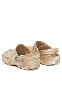Crocs Klapki BAYA MARBLED CLOG 206935-2ZM Beżowy. Kolor: beżowy