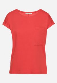 Born2be - Czerwony T-shirt z Bawełny Ozdobiony Kieszonką Ziarene. Okazja: na co dzień. Kolor: czerwony. Materiał: bawełna. Wzór: aplikacja. Styl: sportowy, casual