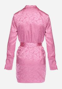 Born2be - Różowa Krótka Sukienka Kopertowa z Materiałowym Paskiem Urvila. Kolor: różowy. Materiał: materiał. Typ sukienki: kopertowe. Styl: elegancki. Długość: mini #2