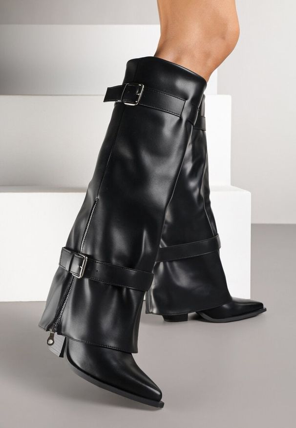 Born2be - Czarne Kozaki na Stożkowym Obcasie z Wywiniętą Cholewką Klamrami i Suwakiem Ernenta. Okazja: na co dzień. Zapięcie: klamry. Kolor: czarny. Szerokość cholewki: normalna. Obcas: na obcasie. Styl: casual, elegancki. Wysokość obcasa: średni