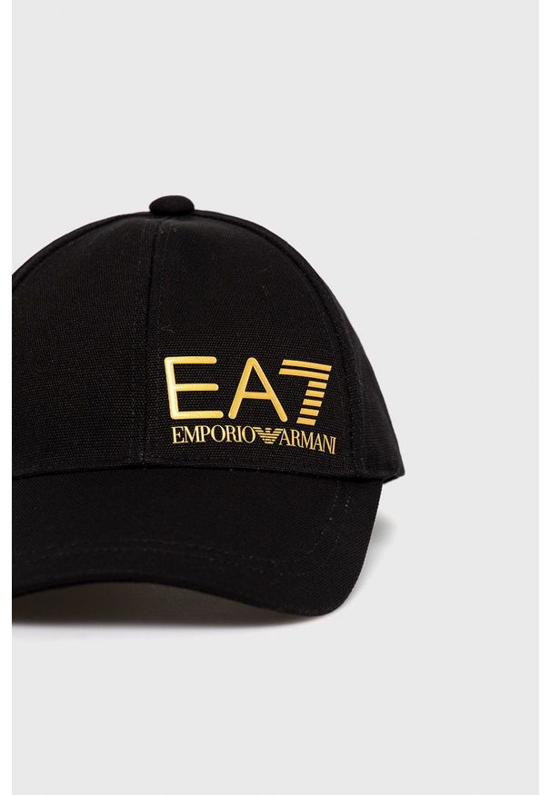 EA7 Emporio Armani Czapka kolor czarny z aplikacją. Kolor: czarny. Wzór: aplikacja