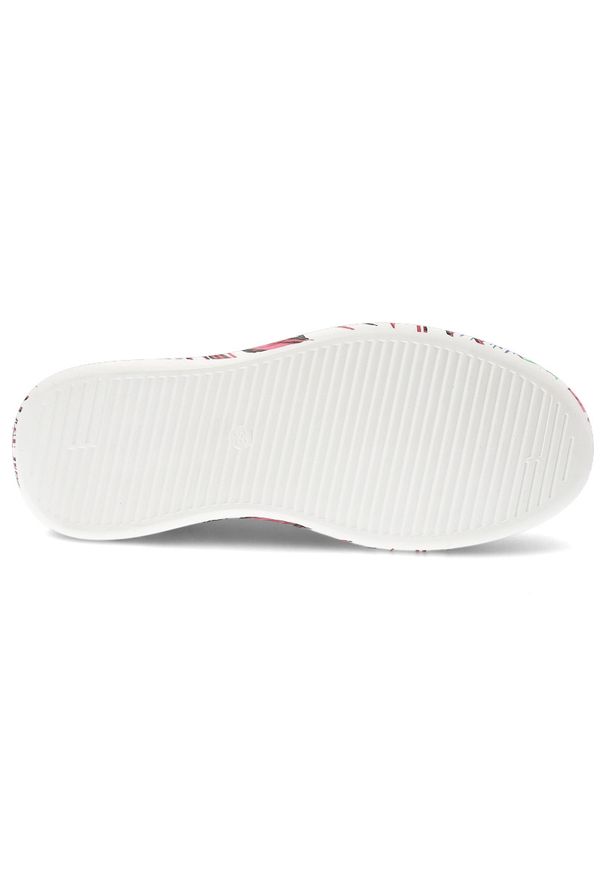 Białe Sneakersy Filippo Modne Obuwie Damskie Na Kolorowej Podeszwie. Zapięcie: sznurówki. Kolor: biały. Materiał: materiał. Szerokość cholewki: normalna. Wzór: kolorowy. Styl: klasyczny, sportowy