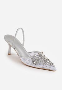 Born2be - Srebrne Czółenka na Szpilce VICES z Paskiem na Piętę Koronką i Aplikacją Clymellia. Okazja: na komunię, na wesele, na ślub cywilny. Zapięcie: pasek. Kolor: srebrny. Materiał: koronka. Wzór: aplikacja, koronka. Obcas: na szpilce. Styl: wizytowy, glamour, elegancki #6